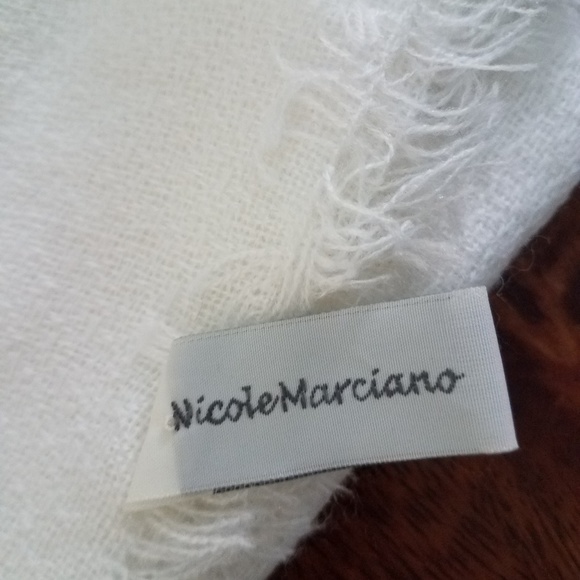 Scarf/Wrap - Picture 3 of 3